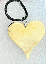 Load image into Gallery viewer, Ivory necklace
