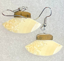 Load image into Gallery viewer, Ivory ulu earrings

