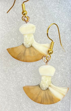 Load image into Gallery viewer, Ivory ulu earrings
