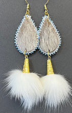 Load image into Gallery viewer, Earrings
