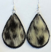 Load image into Gallery viewer, Seal Earrings
