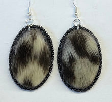 Load image into Gallery viewer, Seal Earrings
