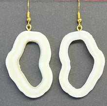 Load image into Gallery viewer, Ivory earrings
