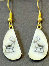 Load image into Gallery viewer, Etching Ivory Earrings
