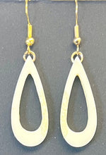 Load image into Gallery viewer, Ivory earrings
