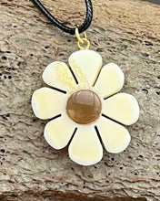 Load image into Gallery viewer, Ivory necklace

