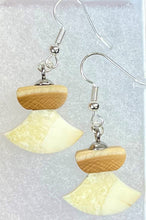 Load image into Gallery viewer, Ulu Earrings
