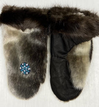 Load image into Gallery viewer, Seal Skin Mittens
